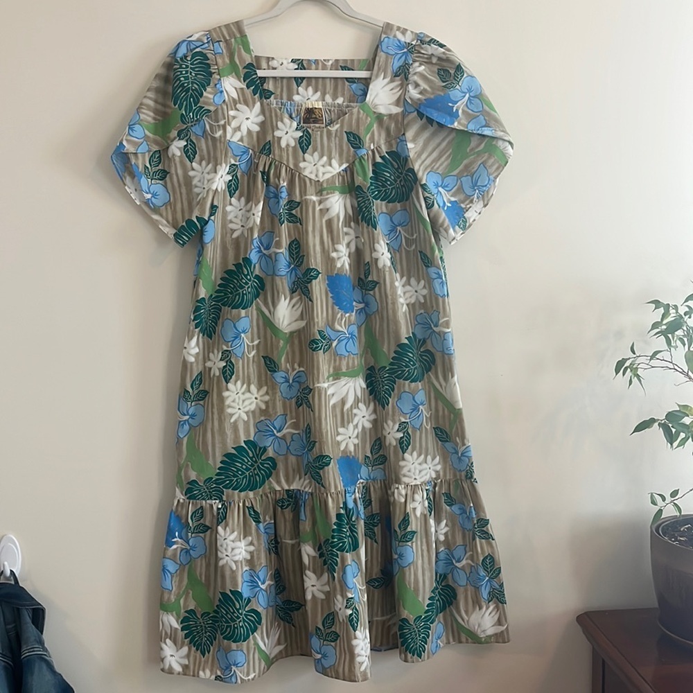 Vintage Winnie‎ Fashion Hawaiian Dress Floral sz S vacation island muumuu